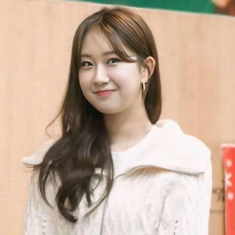 Recent activity shot of Jeon Yujin