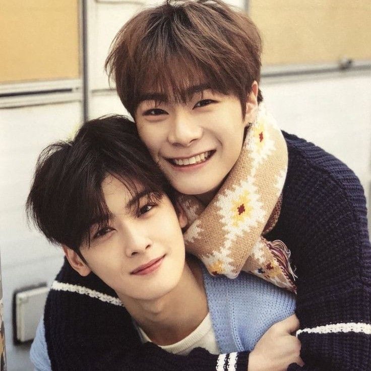 Recent activity shot of Cha Eunwoo