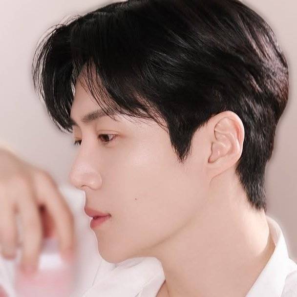 Latest photo of Kim Seonho