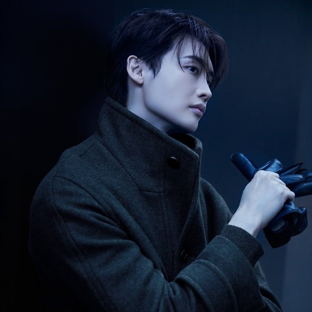 Behind-the-scenes cut of Lee Jongsuk