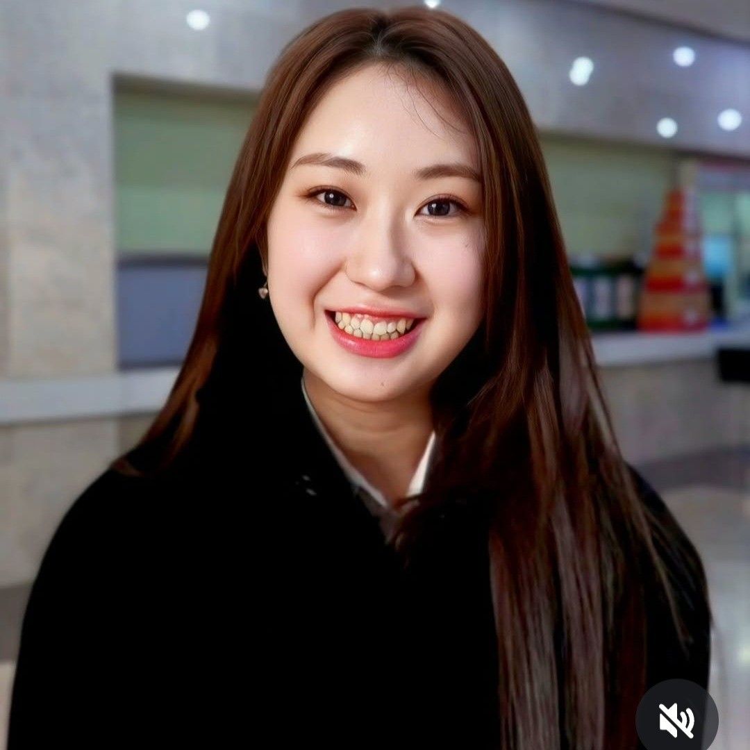 Momen yang diabadikan oleh penggemar Jeon Yujin