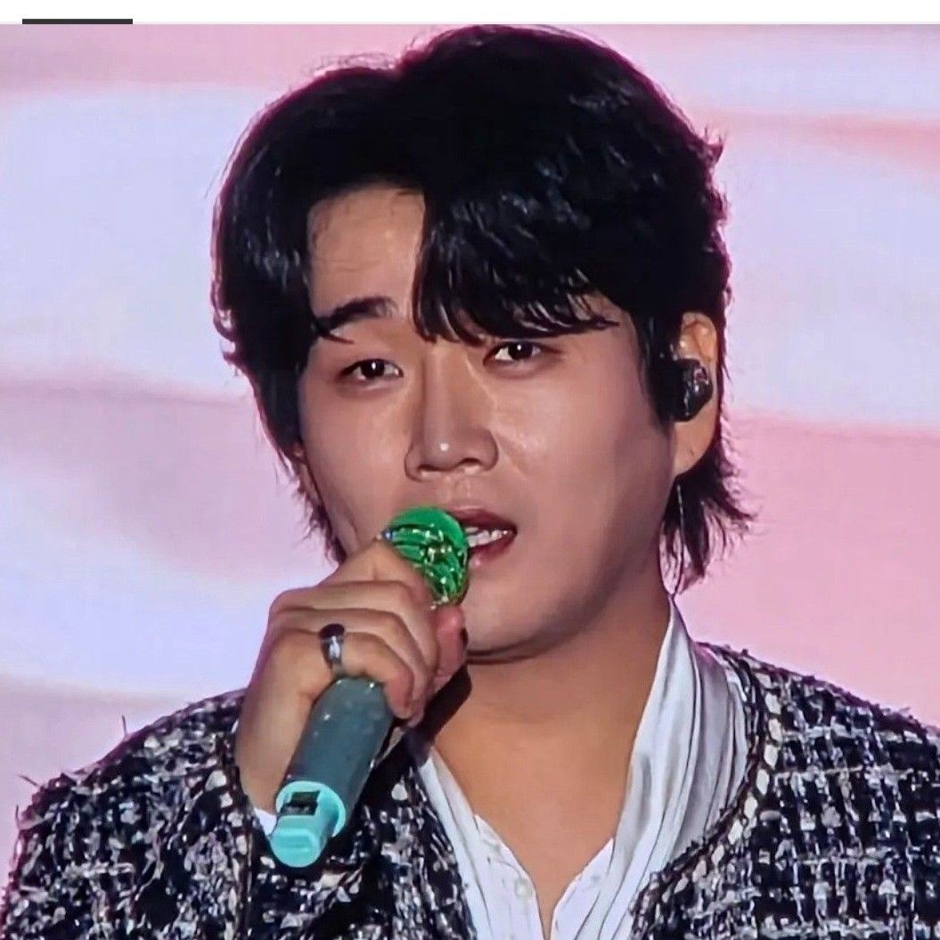 Behind-the-scenes cut of Hwang Youngwoong