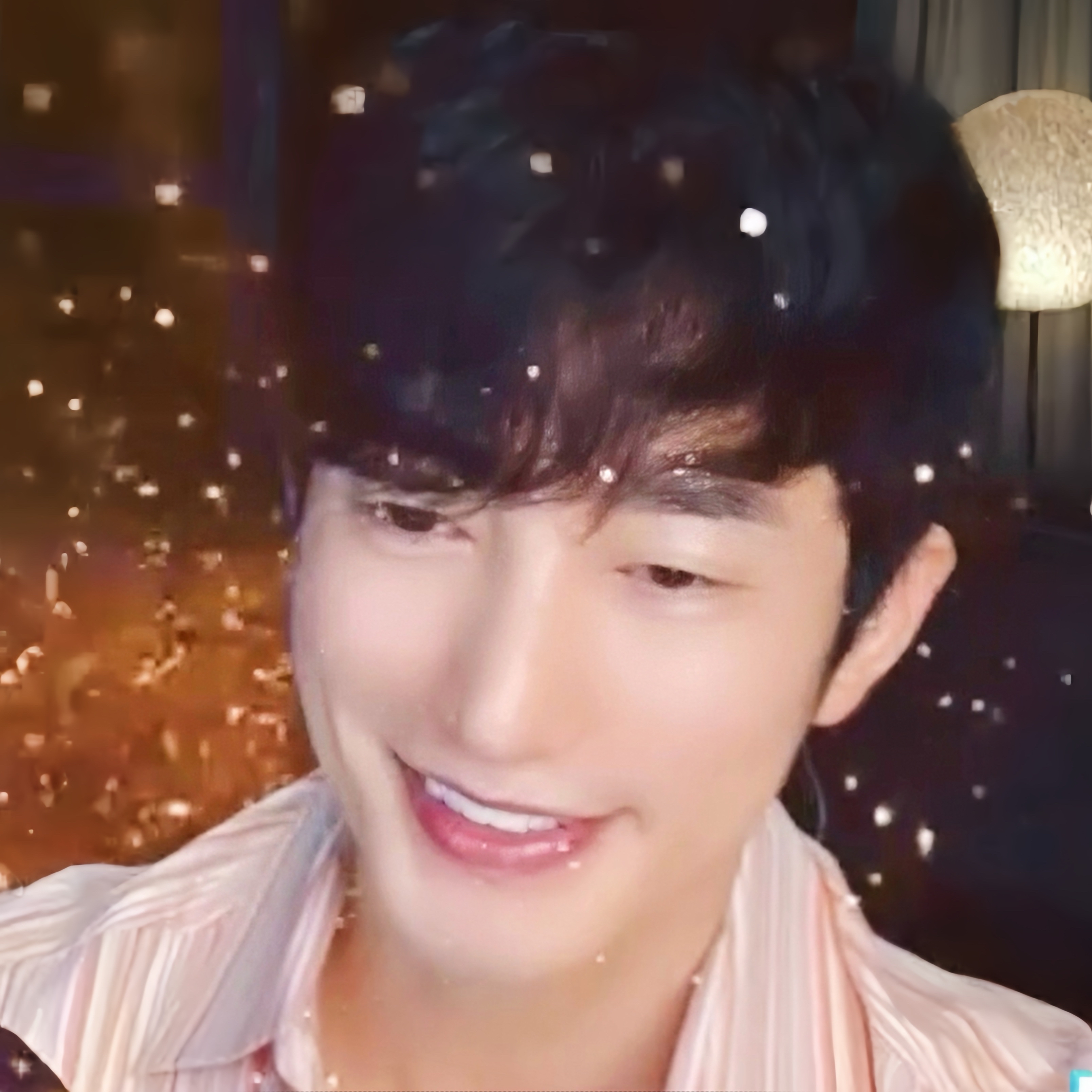 A moment captured by a fan of Park Sihoo