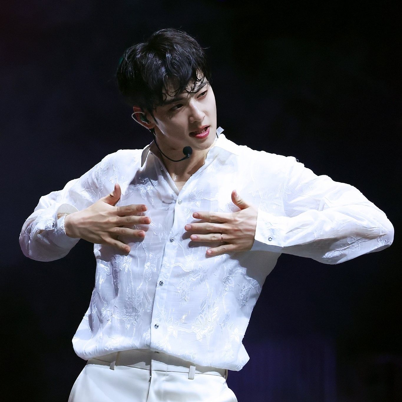 Cuplikan di balik layar dari Cha Eunwoo