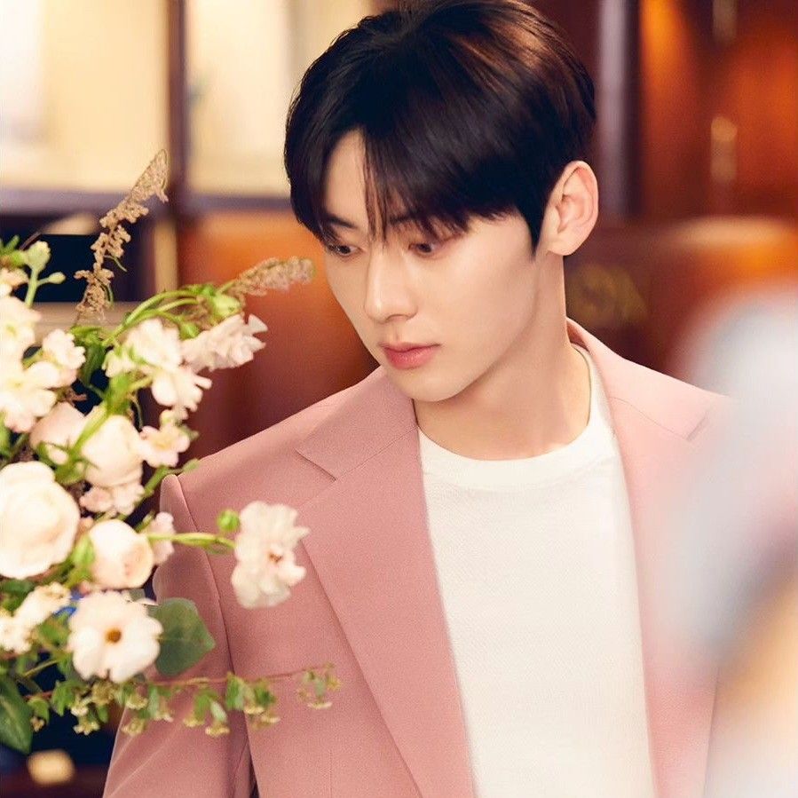 A moment captured by a fan of Hwang Minhyun