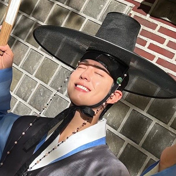 Behind-the-scenes cut of Park Bogum