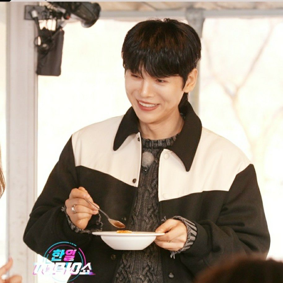 A moment captured by a fan of Kim Junsu (1991)