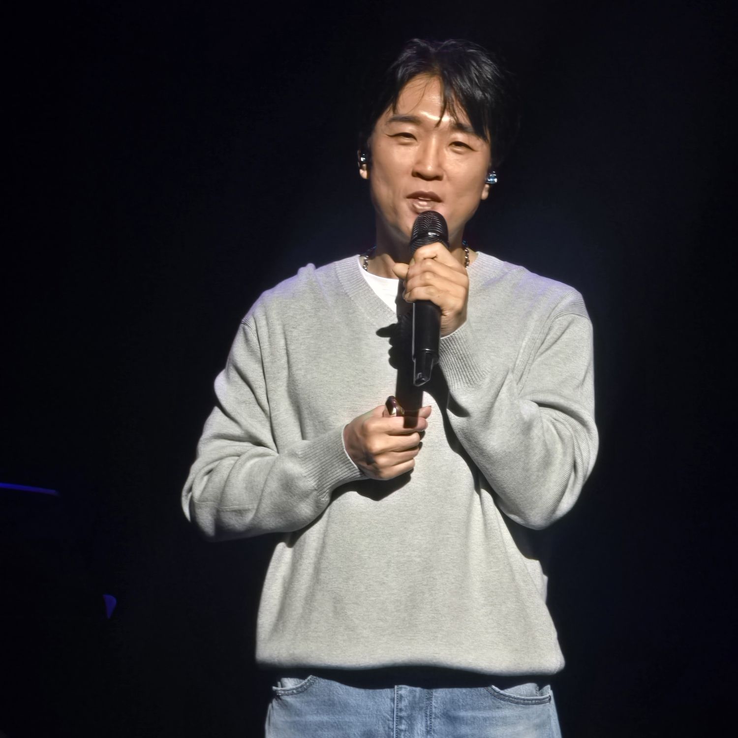 Recent activity shot of Bak Changgeun