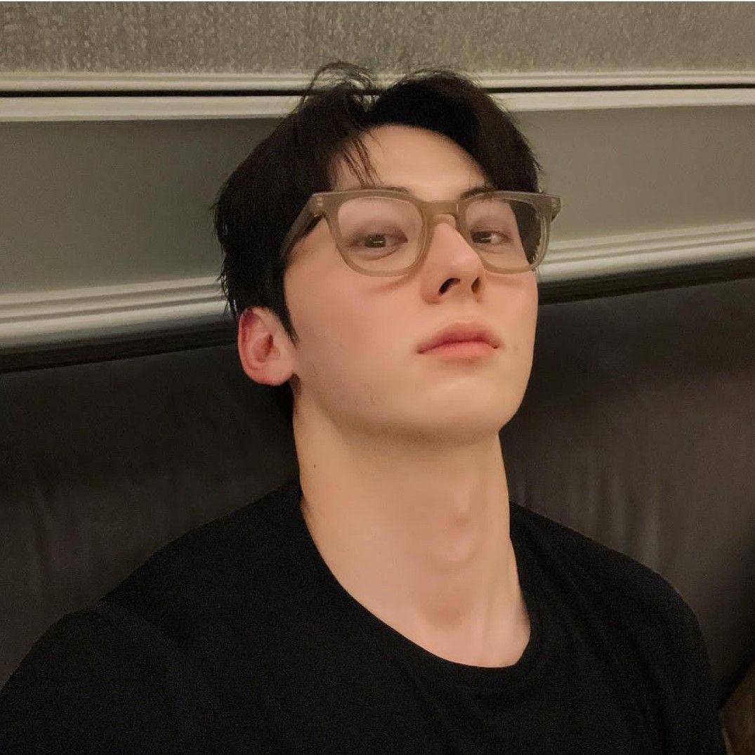 Recent activity shot of Hwang Minhyun