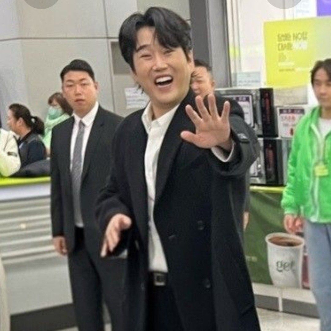 ファン・ヨンウンの最近の活動ショット