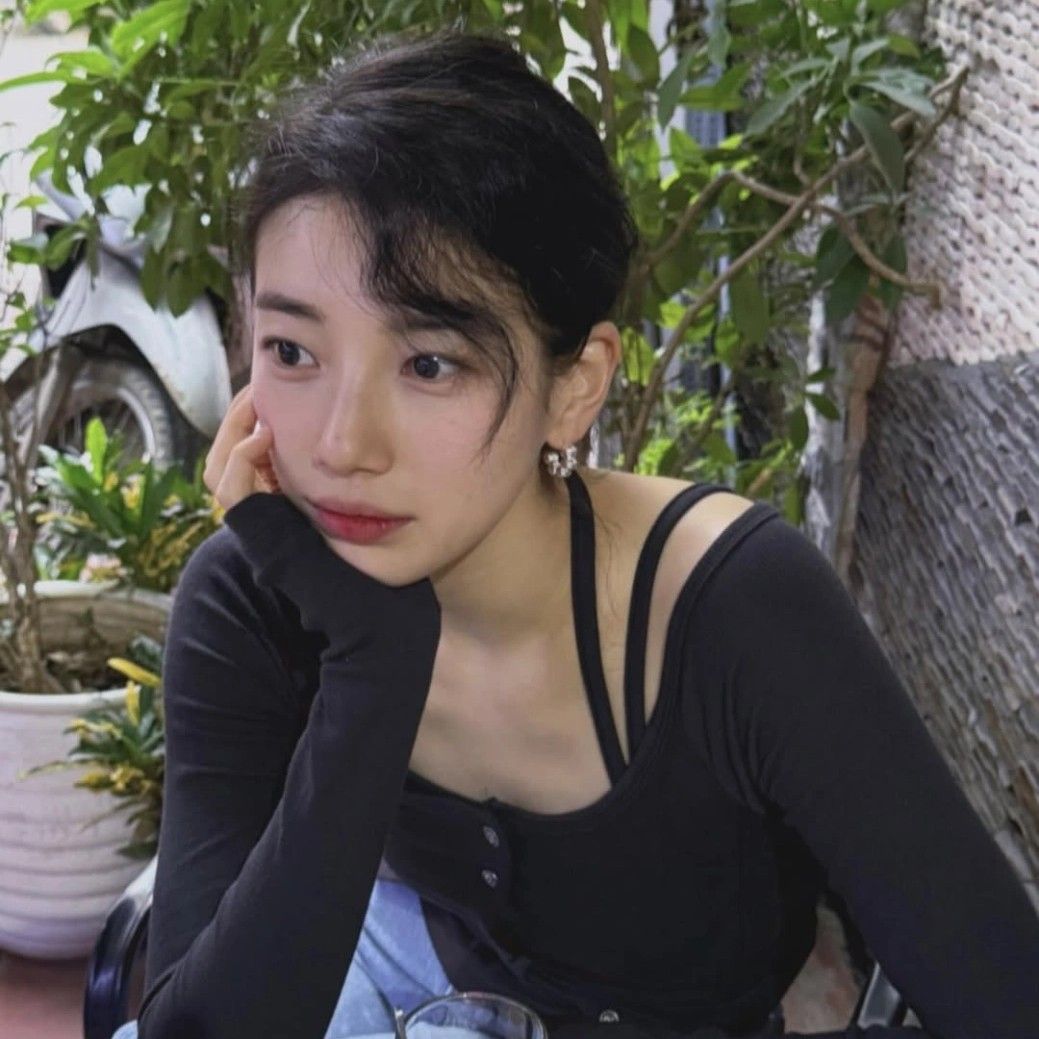 Behind-the-scenes cut of Bae Suzy