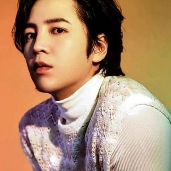 Latest photo of Jang Geunsuk