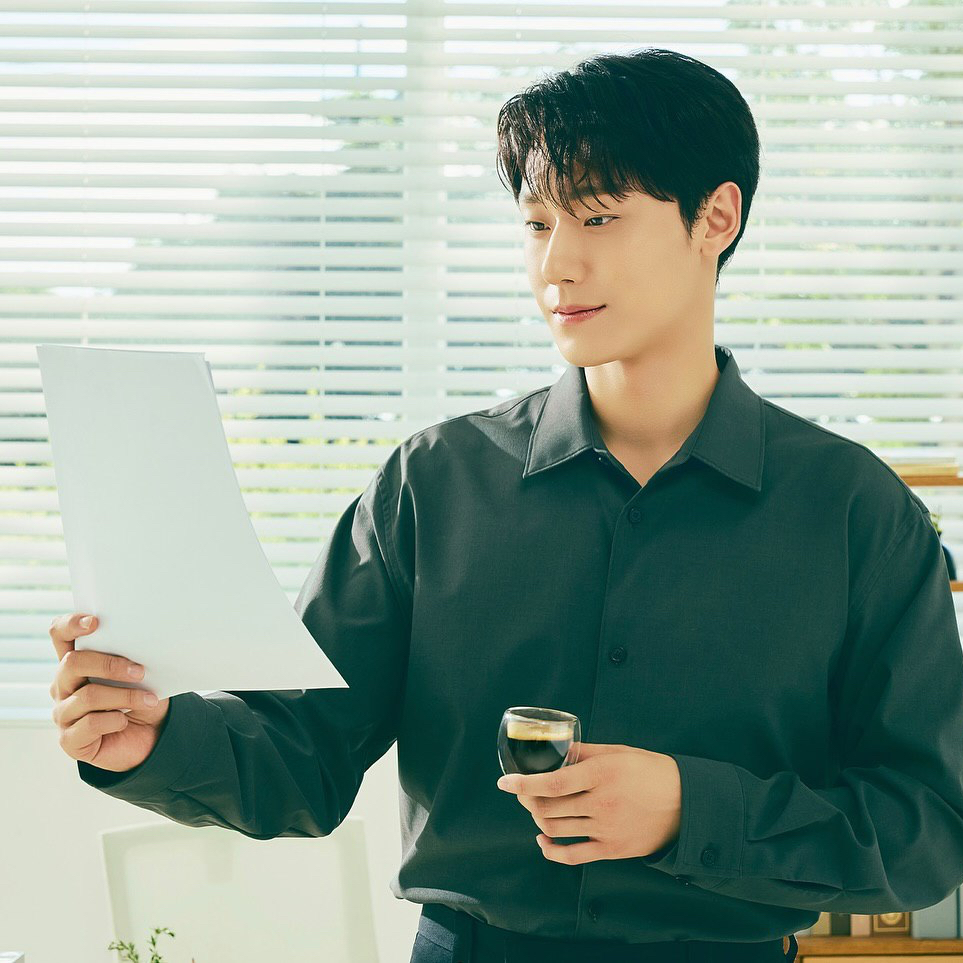 Behind-the-scenes cut of Lee Dohyun