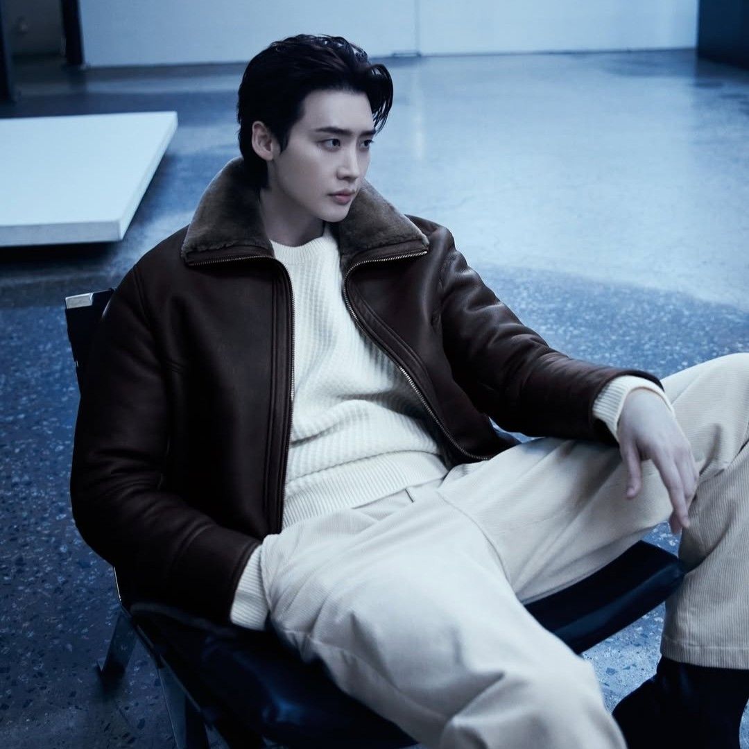 Latest photo of Lee Jongsuk