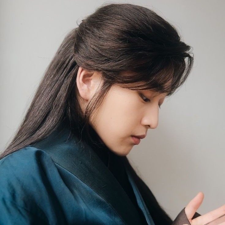 Kim Yoonwoo的最新照片