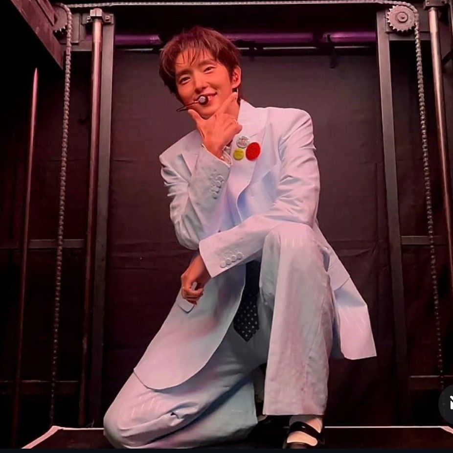 粉丝拍下的李准基瞬间