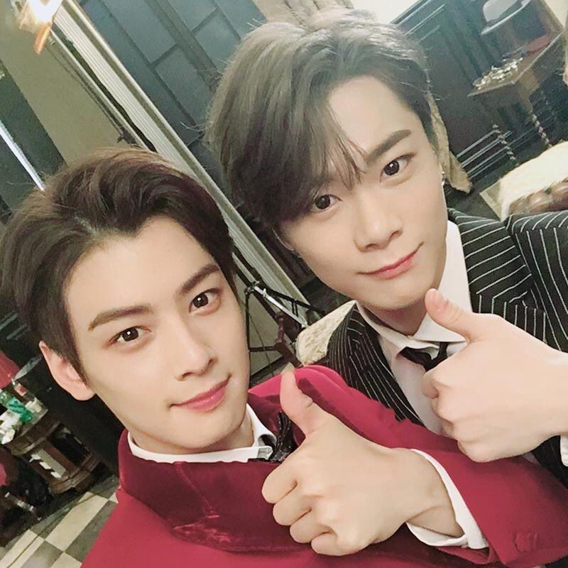 A moment captured by a fan of Cha Eunwoo