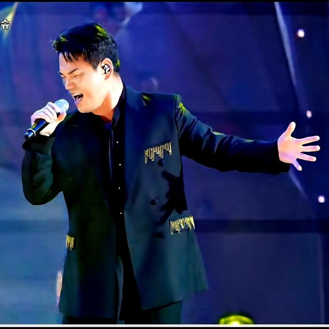 Recent activity shot of Lee Jung