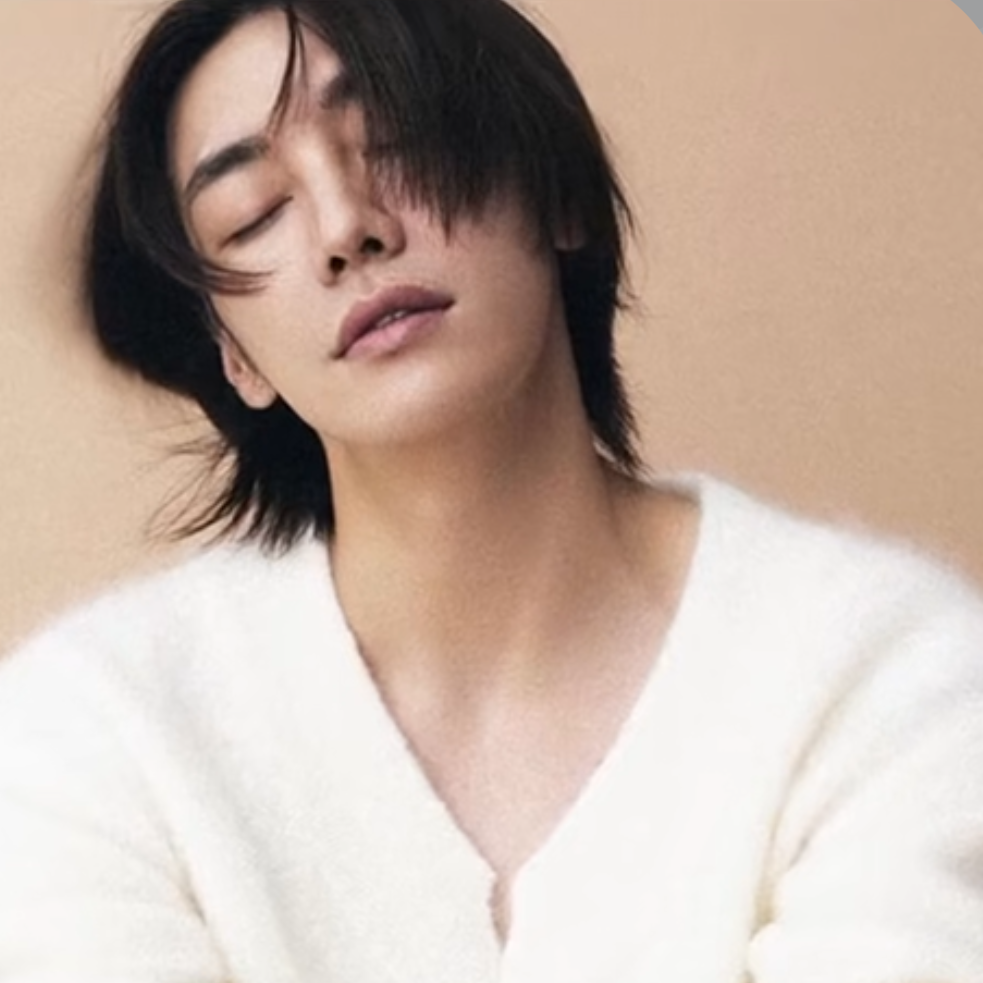 キム・ヨングァンの最近の活動ショット