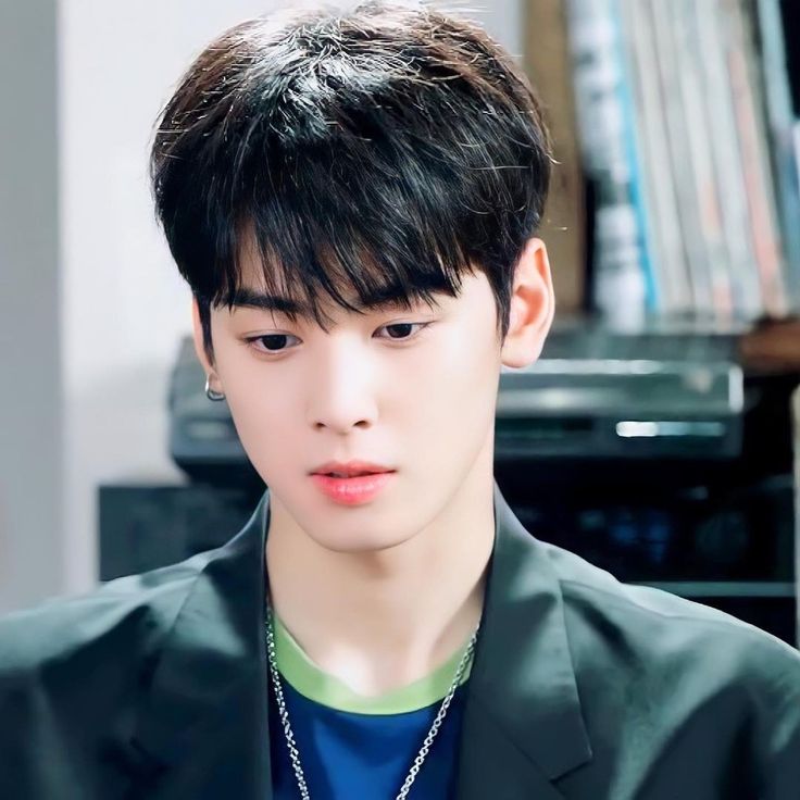 Foto terbaru dari Cha Eunwoo