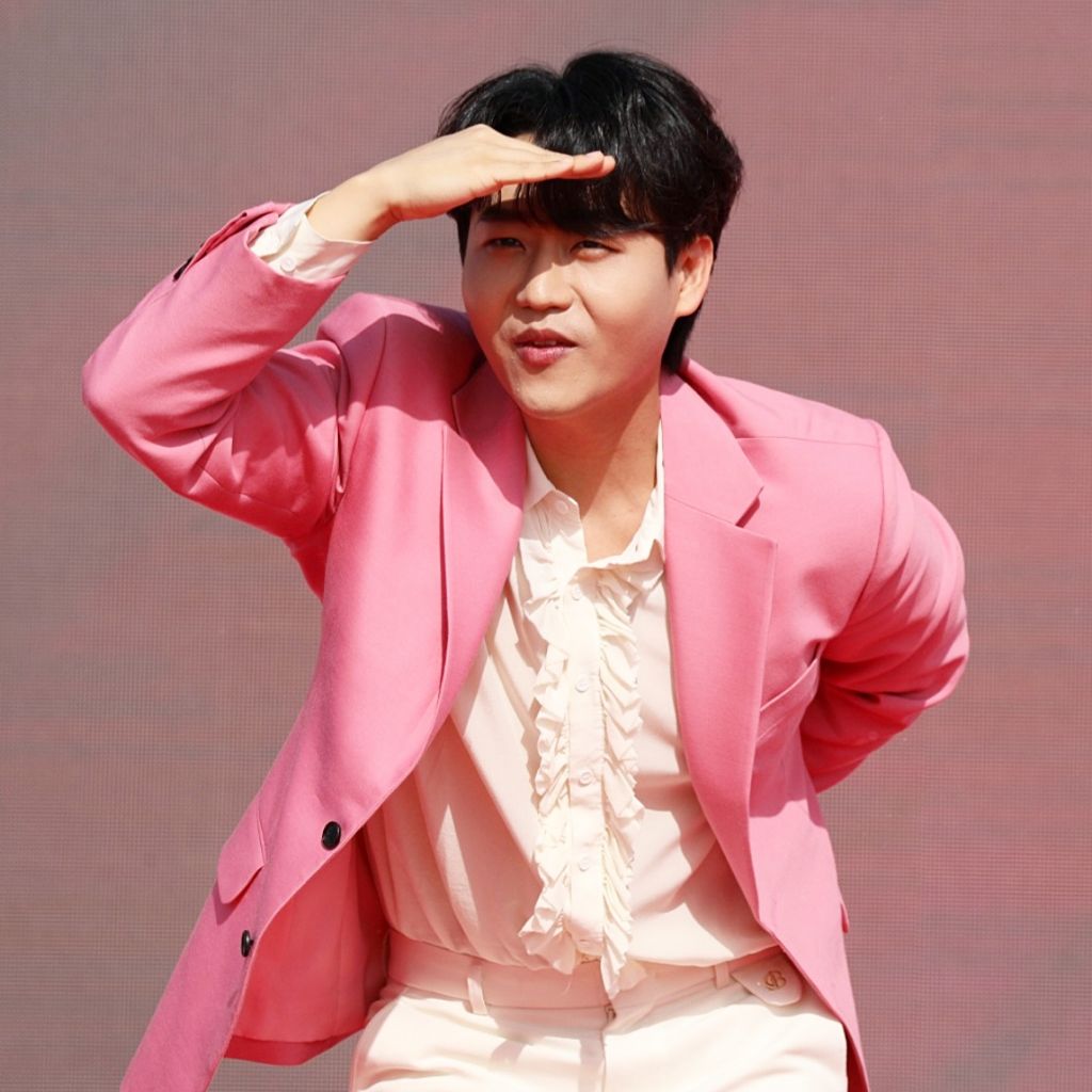 A moment captured by a fan of Min Soohyun