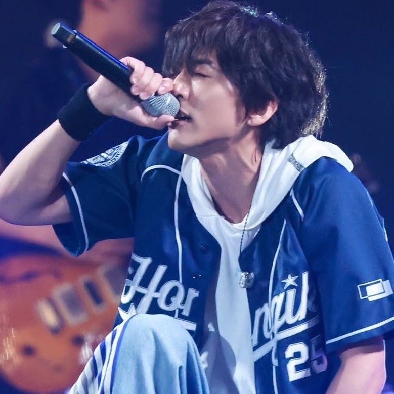 Recent activity shot of Lee Seungyoon