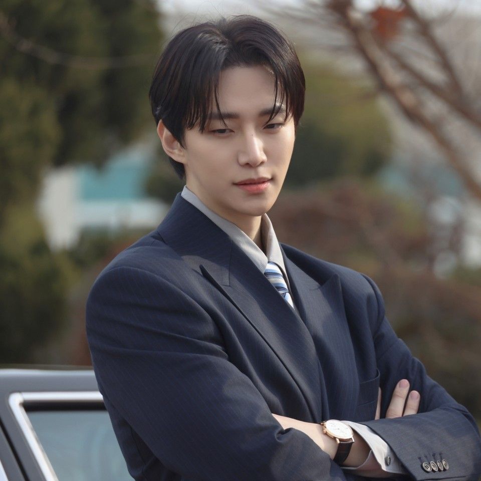 Foto kegiatan terbaru dari Lee Junho