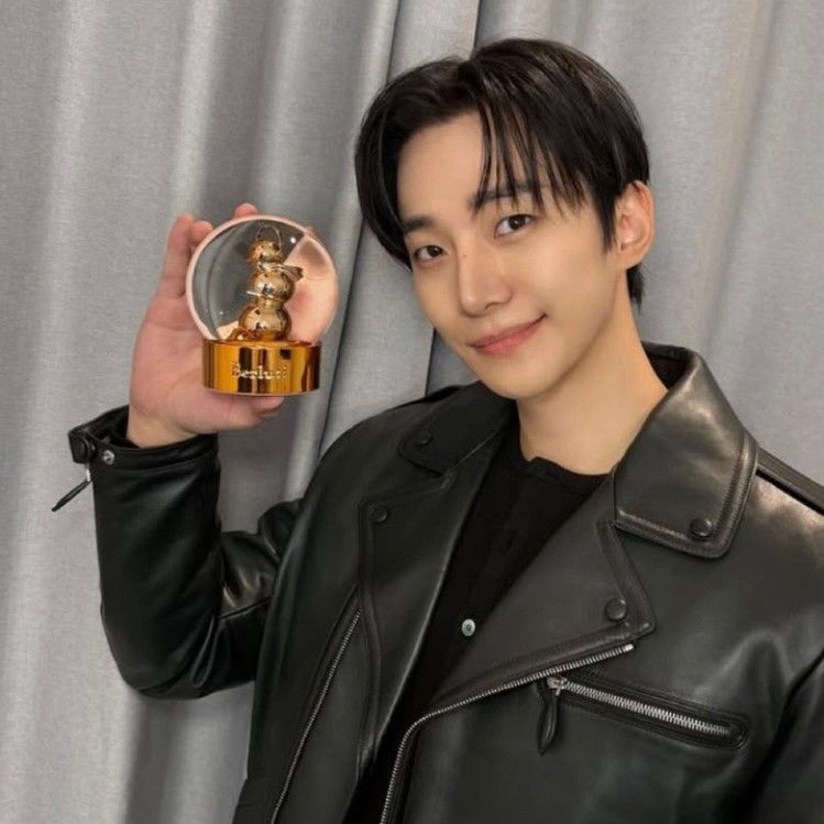 イ・ジュノの最近の活動ショット