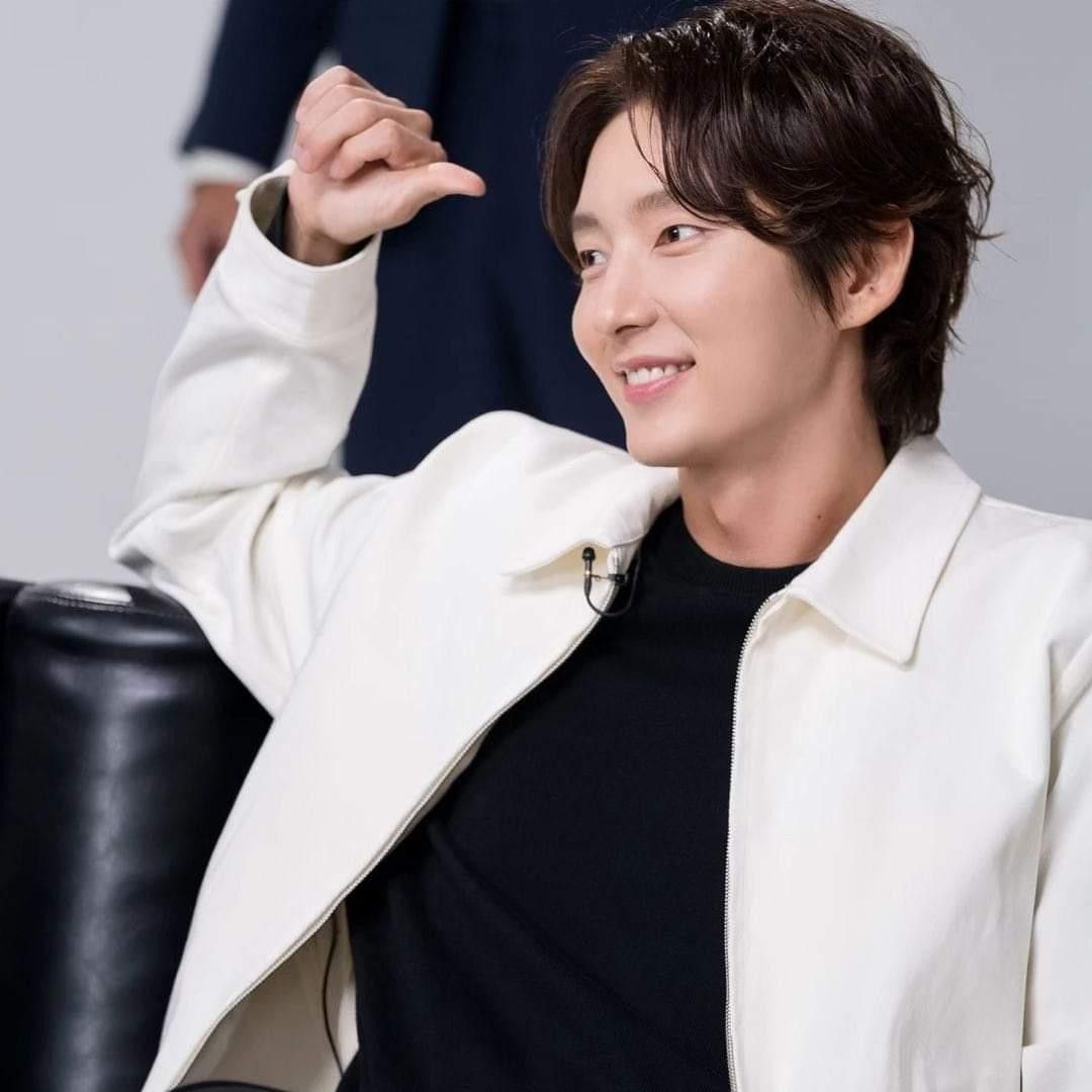 Recent activity shot of Lee Joongi