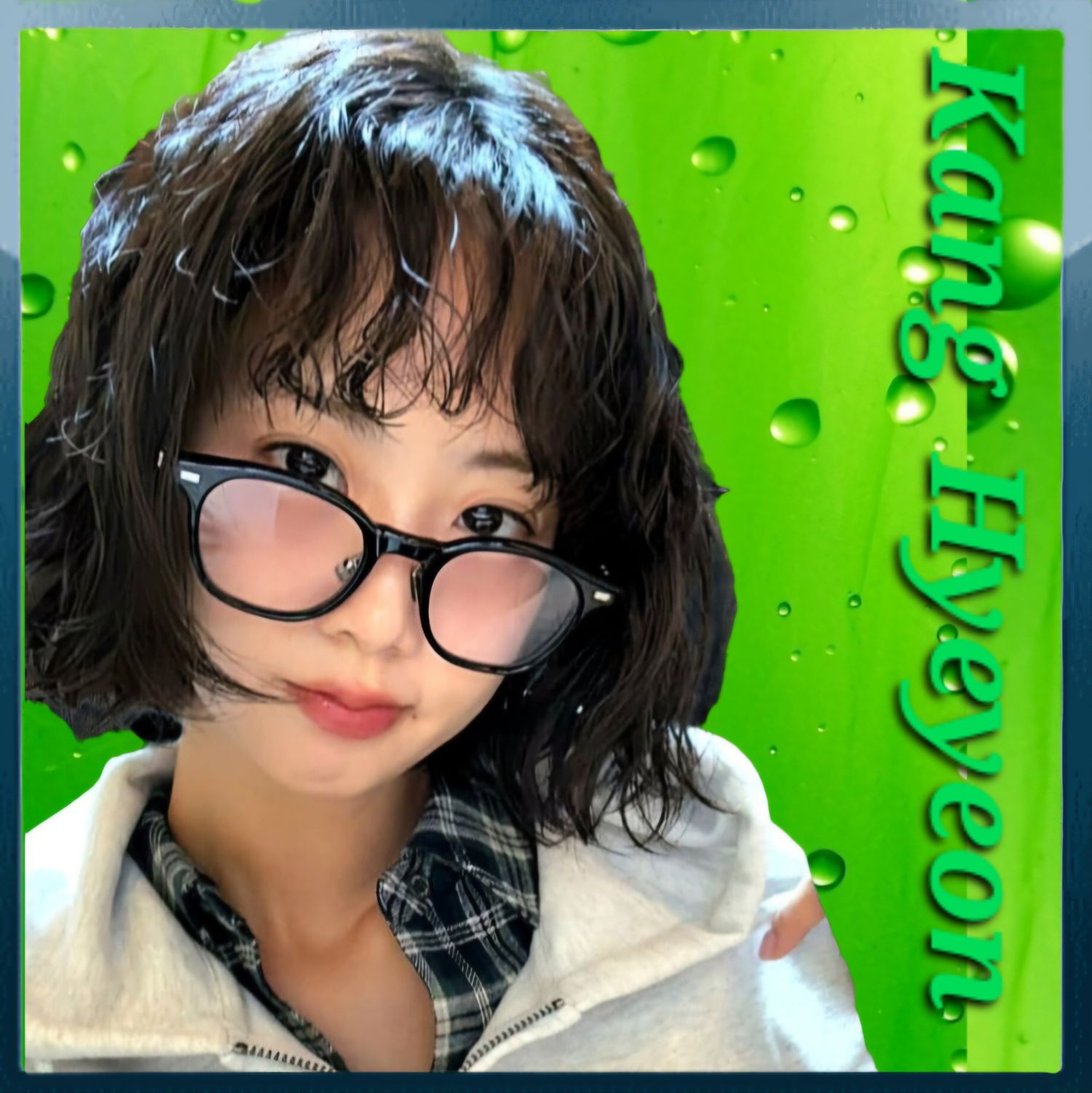 A moment captured by a fan of Kang Hyeyeon