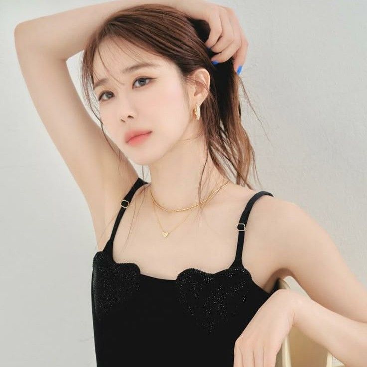 Recent activity shot of Yoo Inna
