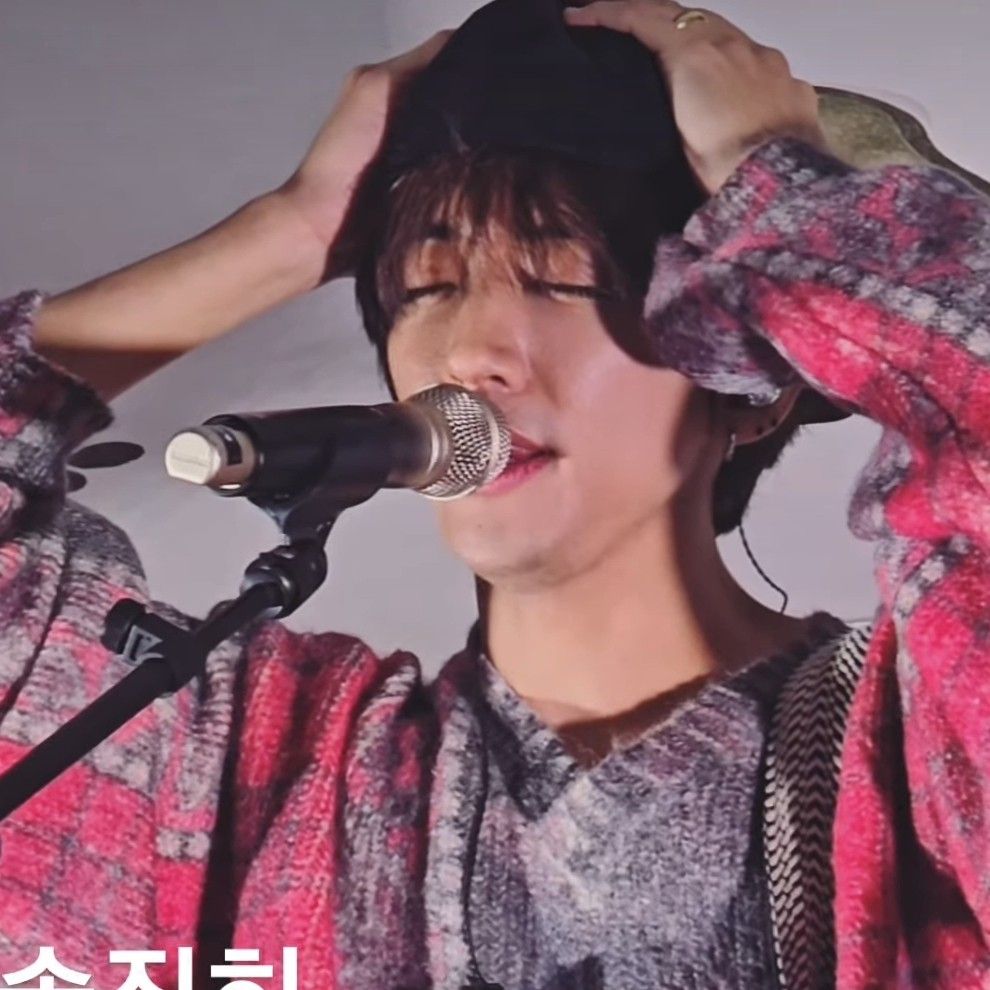 Latest photo of Lee Seungyoon