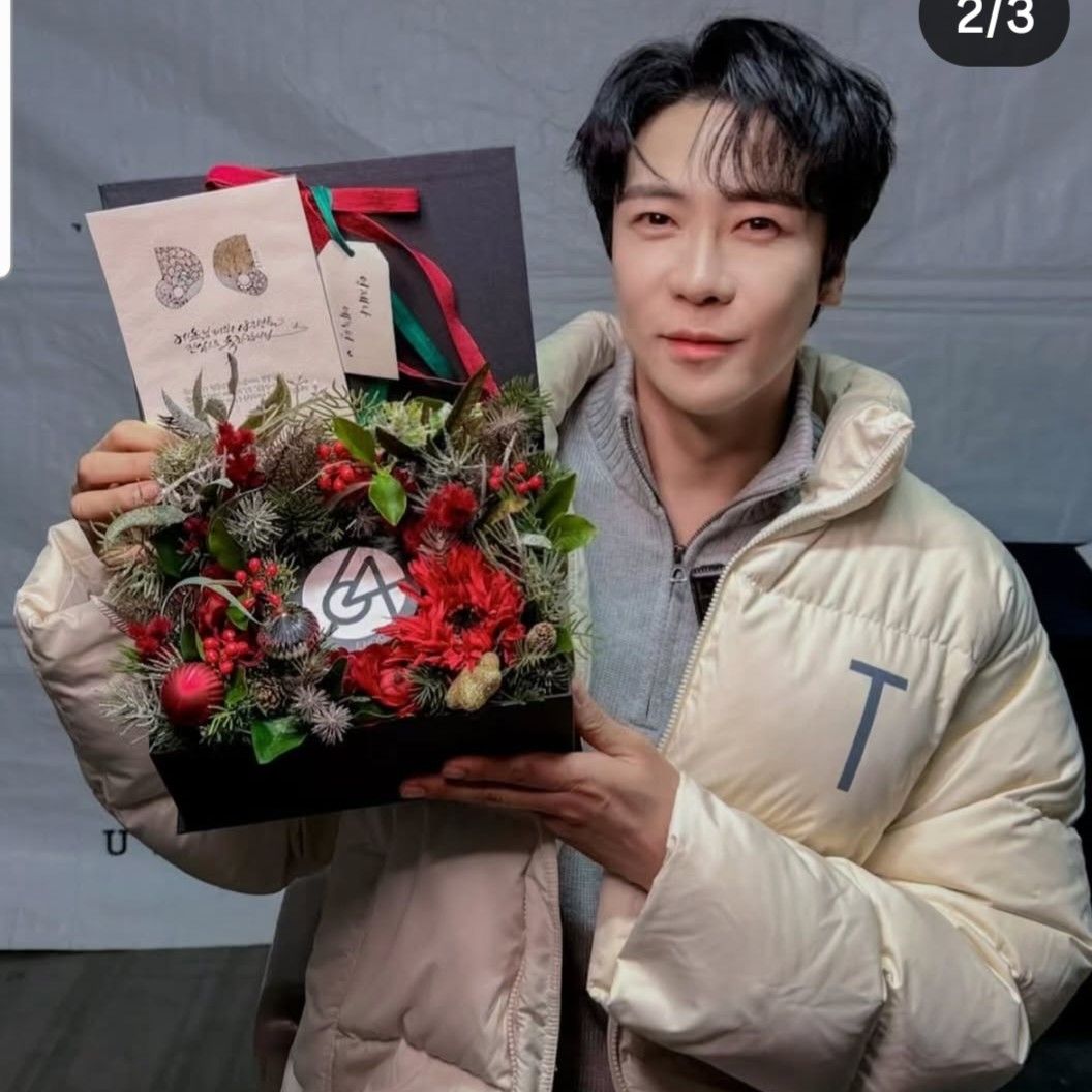 A moment captured by a fan of Enoch