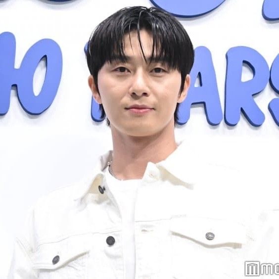 A moment captured by a fan of Park Seojoon