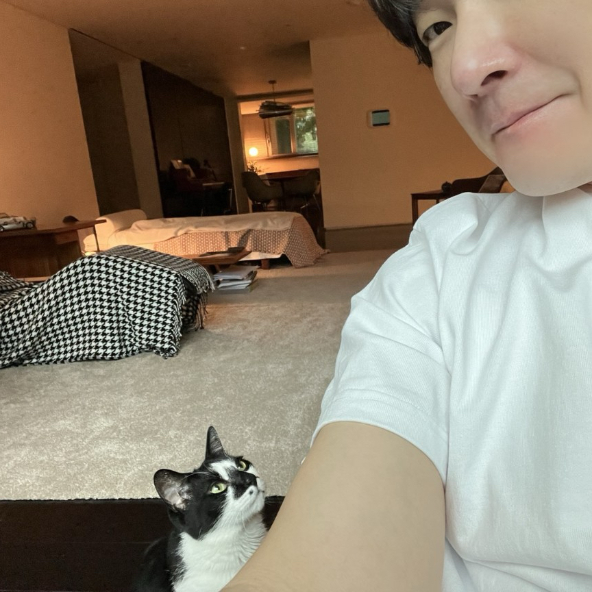 Recent activity shot of Cho Seungwoo 