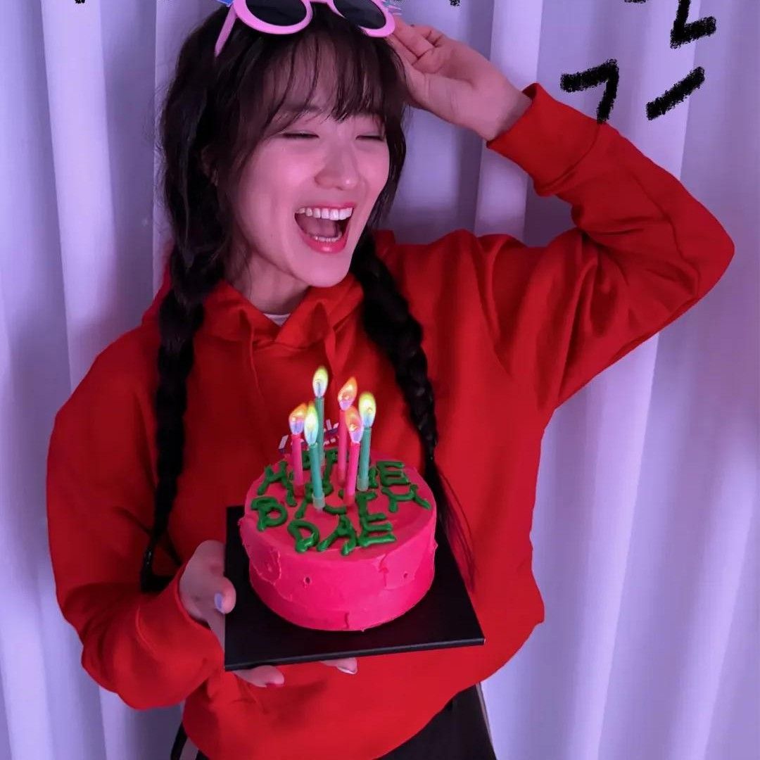 Cuplikan di balik layar dari Kim Hyeyoon