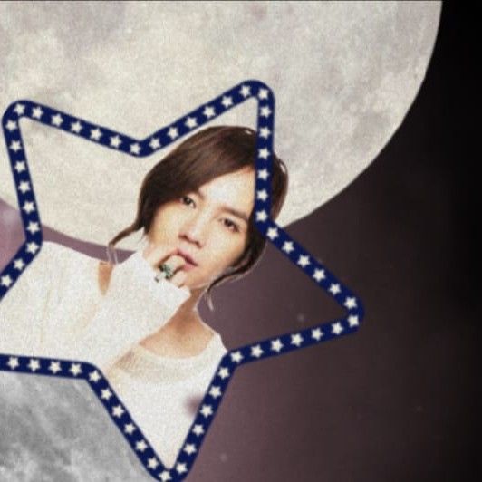 A moment captured by a fan of Jang Geunsuk