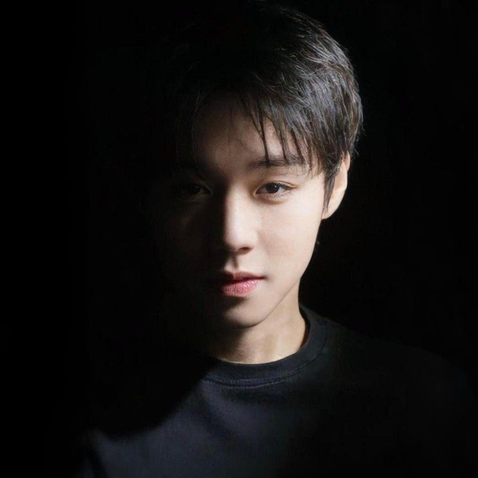 Recent activity shot of Park Jihoon