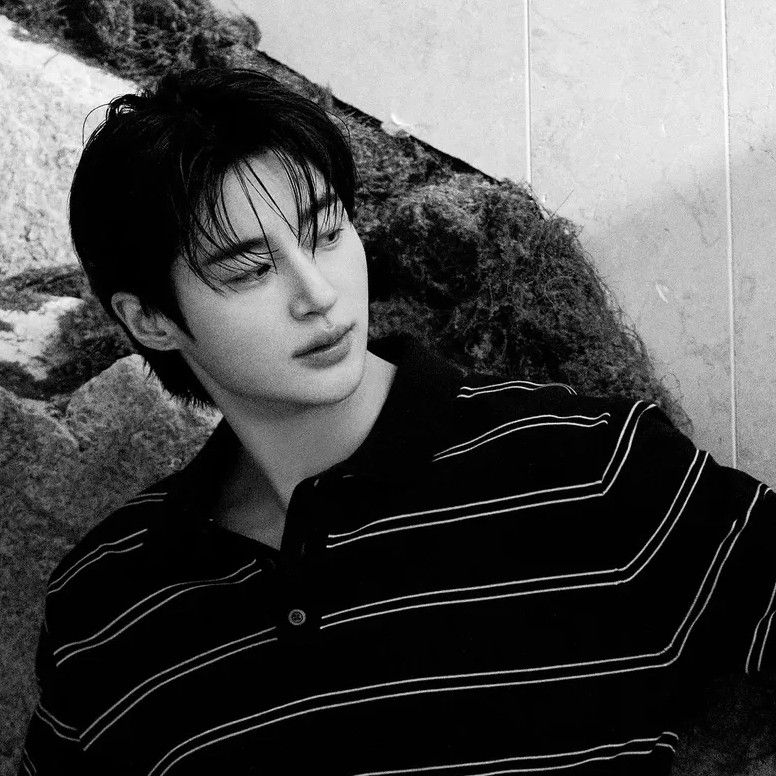 Latest photo of Byeon Wooseok