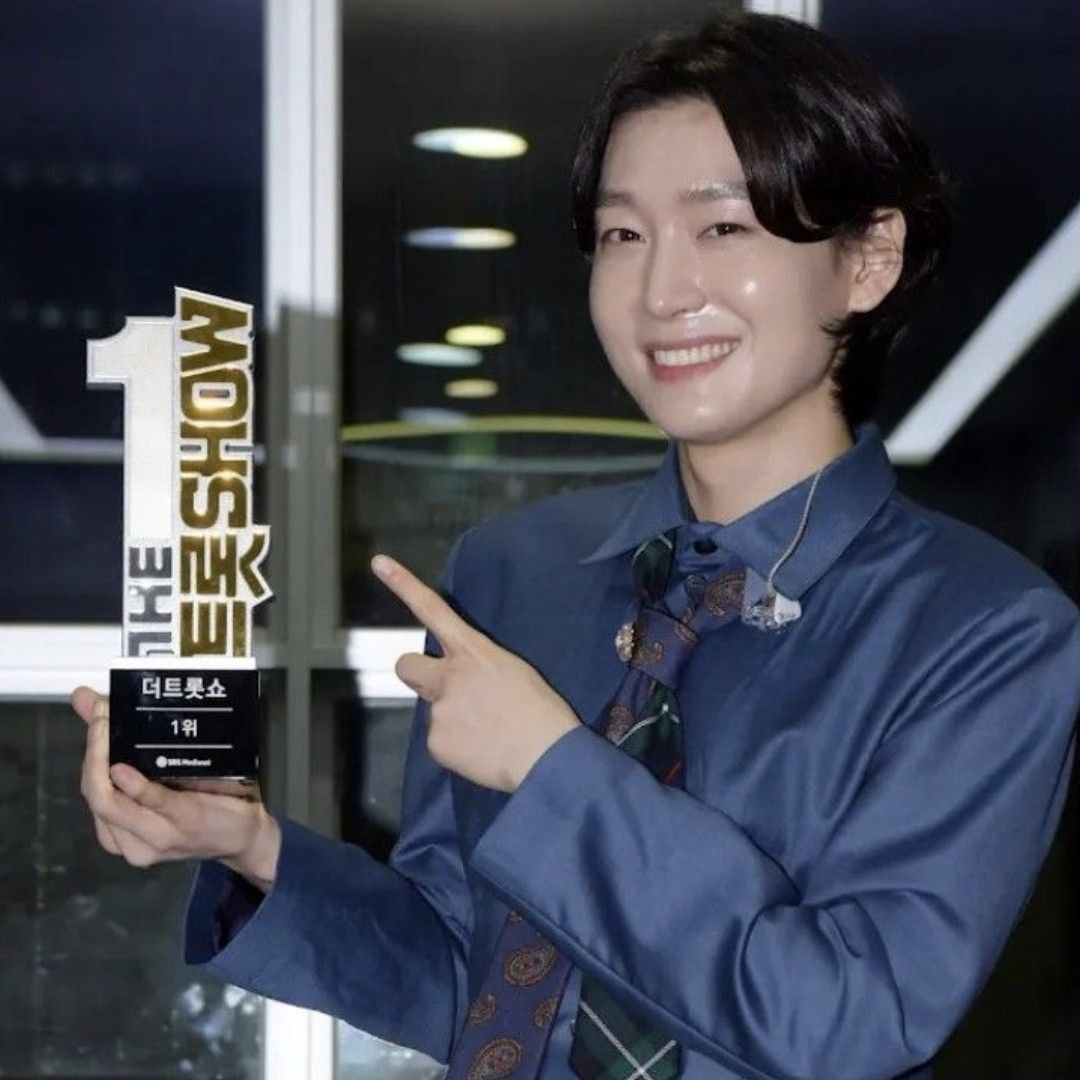 Latest photo of Kim Yongbin