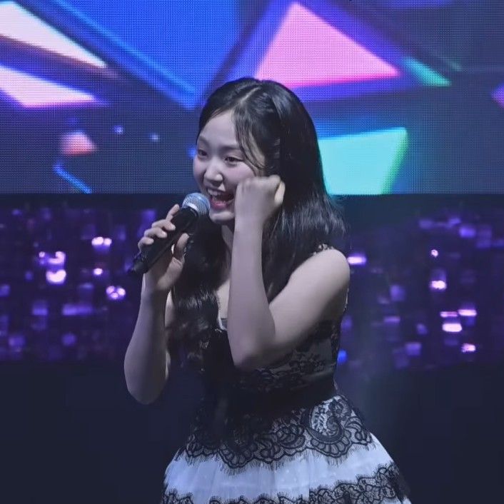 A moment captured by a fan of Kim Taeyeon
