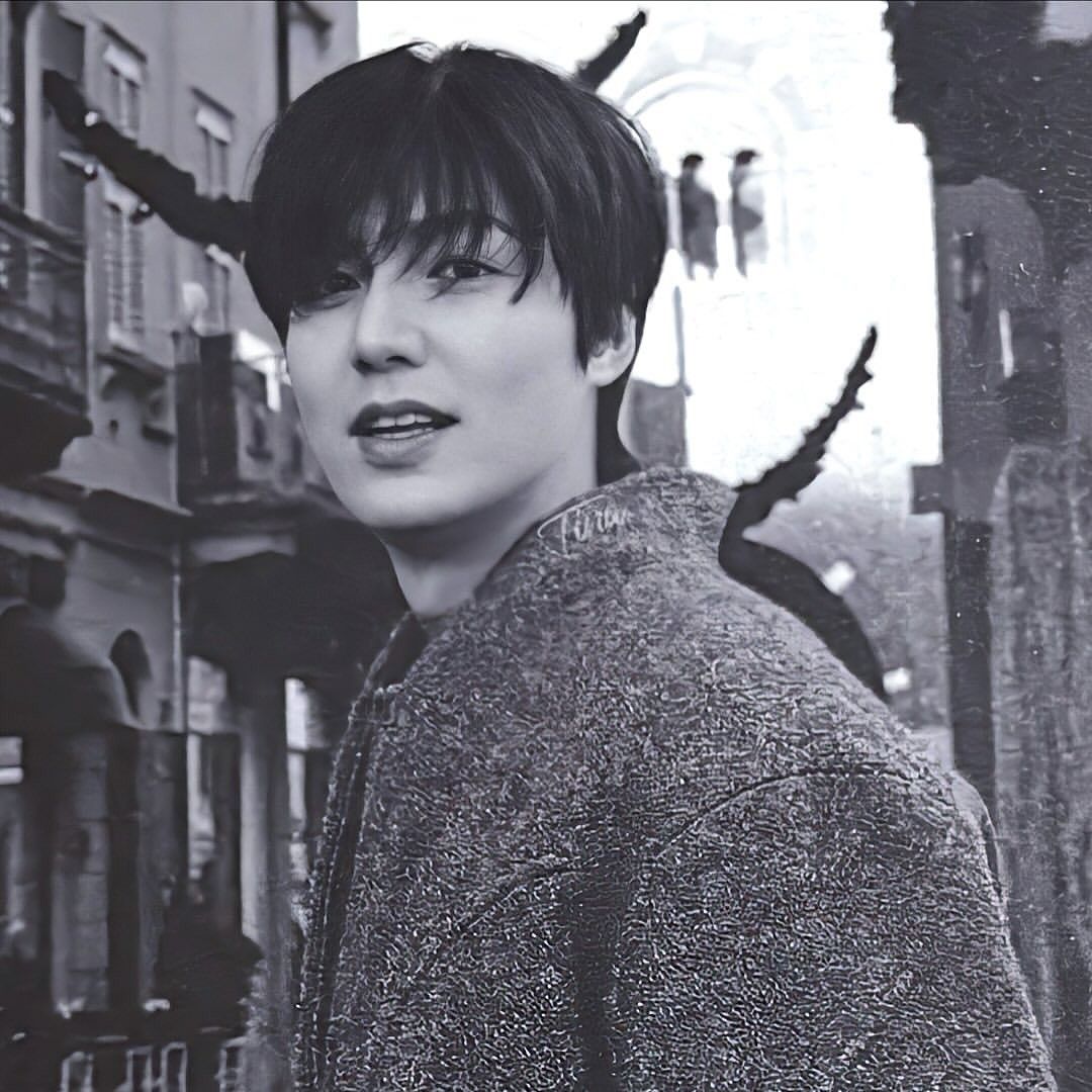 Recent activity shot of Lee Minho