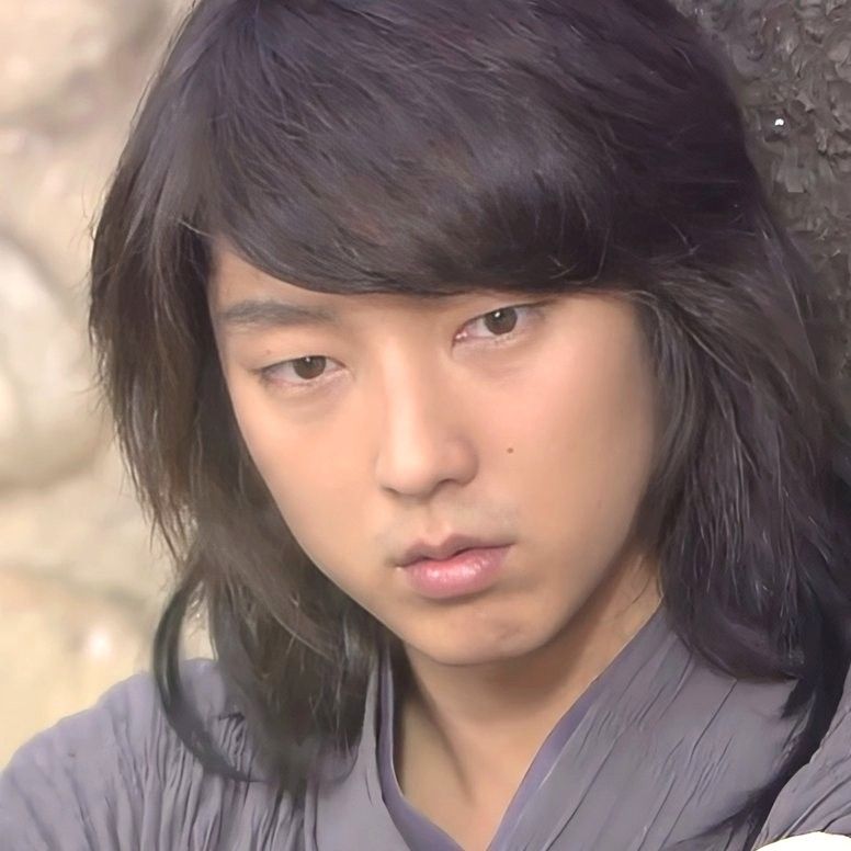 Behind-the-scenes cut of Lee Joongi