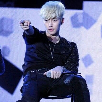 イ・ジュノの最近の活動ショット