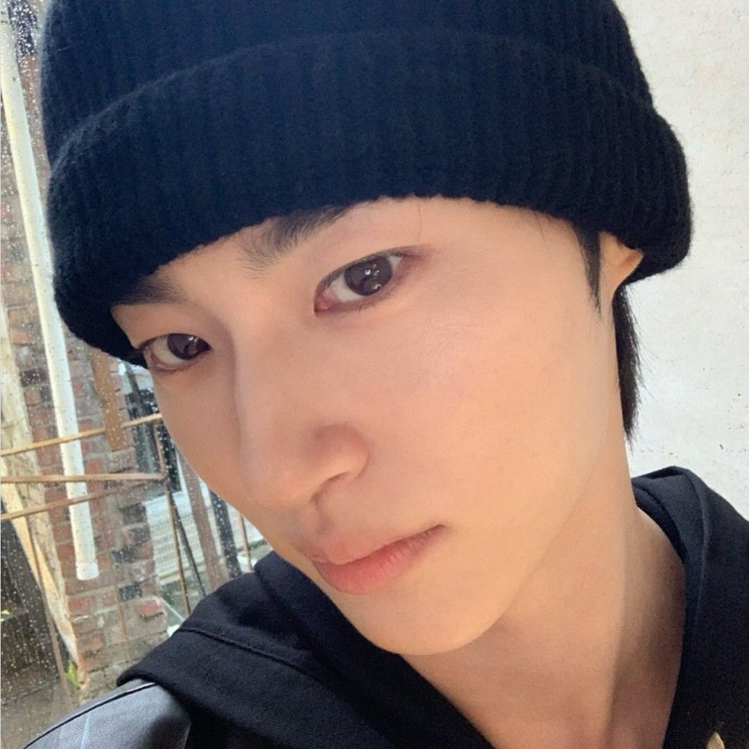 粉丝拍下的边佑锡瞬间