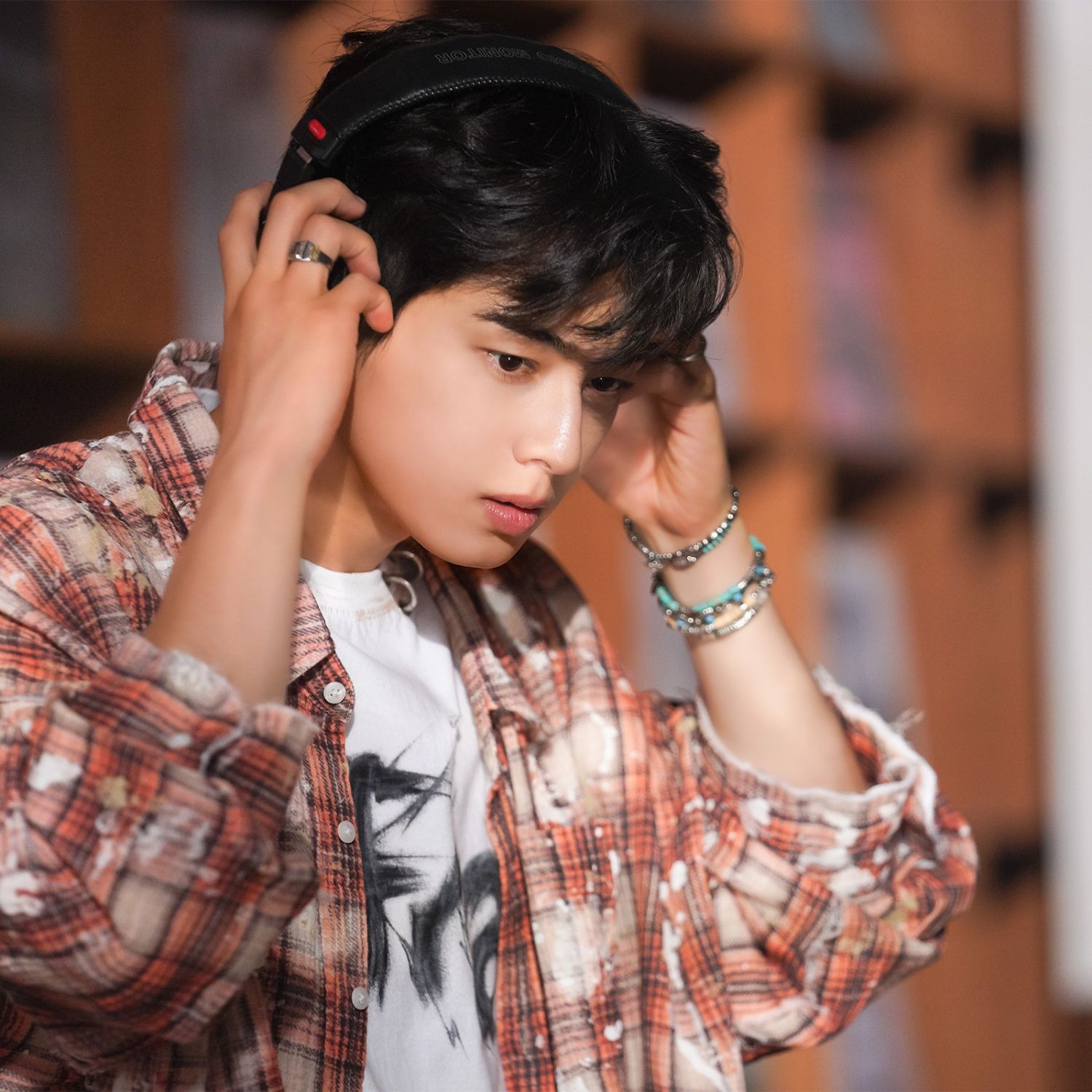 A moment captured by a fan of Cha Eunwoo