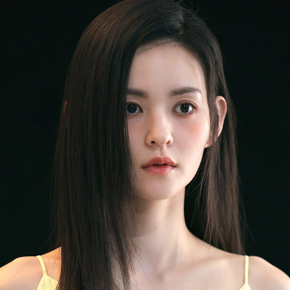 Behind-the-scenes cut of Kim Yoonhye