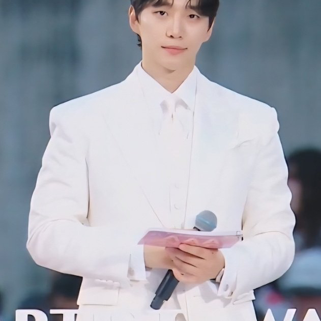 イ・ジュノのビハインドカット