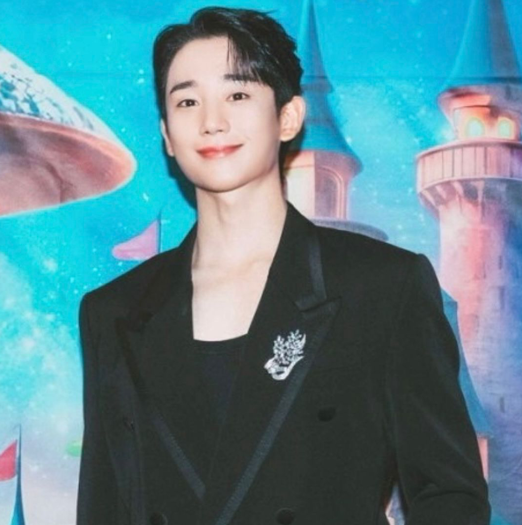 粉丝拍下的丁海寅瞬间