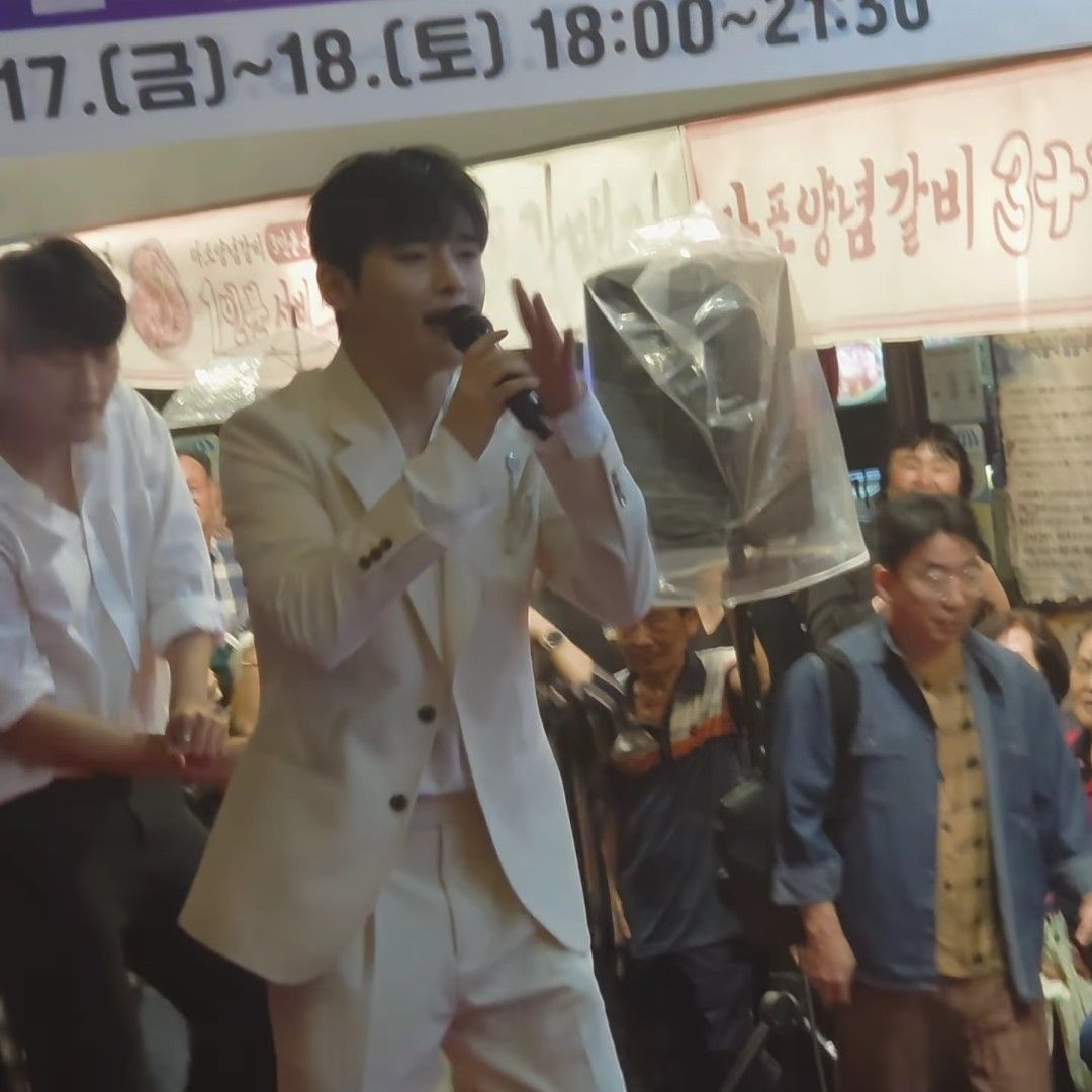 Behind-the-scenes cut of Seong Ri